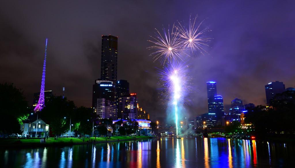 Australia_Melbourne_celebration_of_Diwali_Fireworks_2013